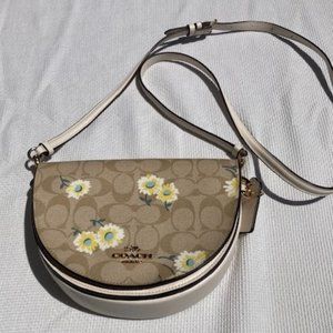 Coach Ellen Crossbody Signature/Daisy – Like New!